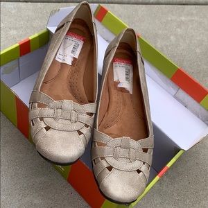 Life Stride Tan/Cream Loafers Size 7